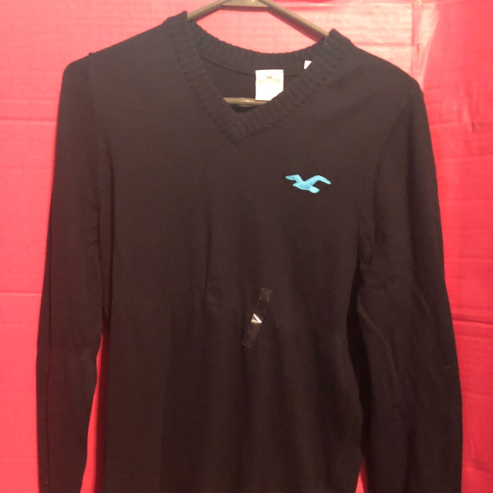 Black hollister sweater